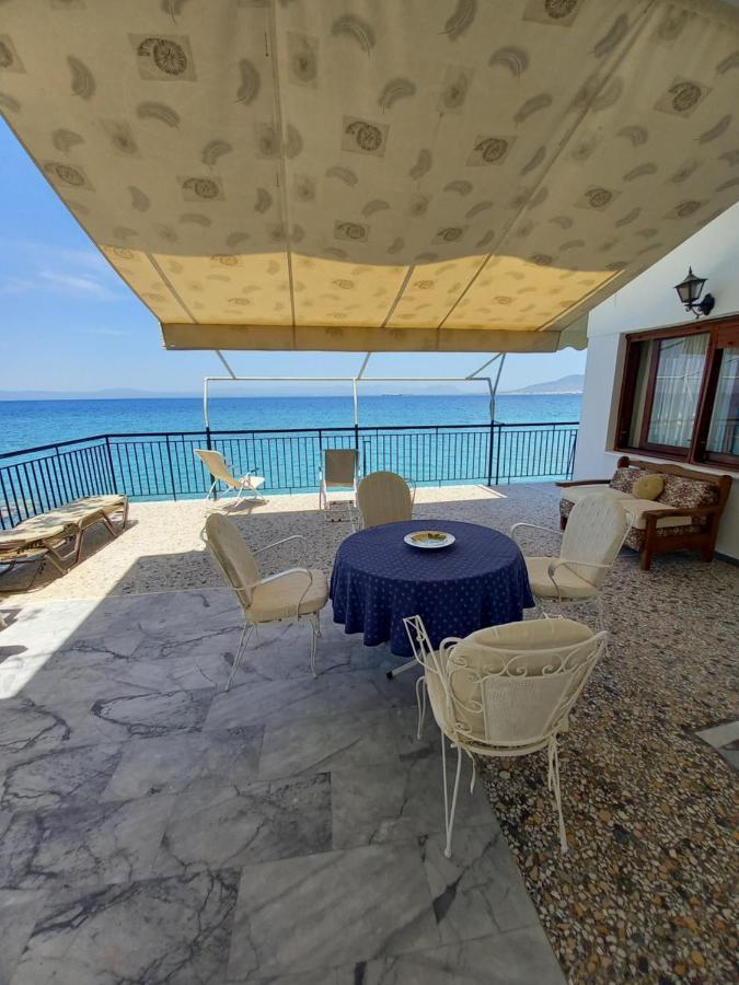 Ekie Apartment With Sea View Kalamata Exterior photo