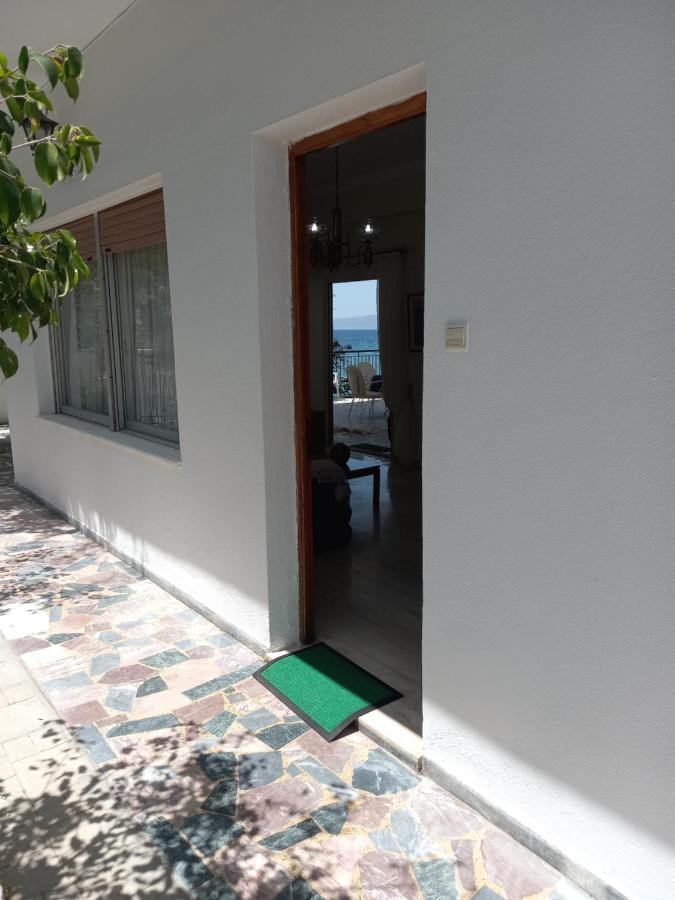Ekie Apartment With Sea View Kalamata Exterior photo