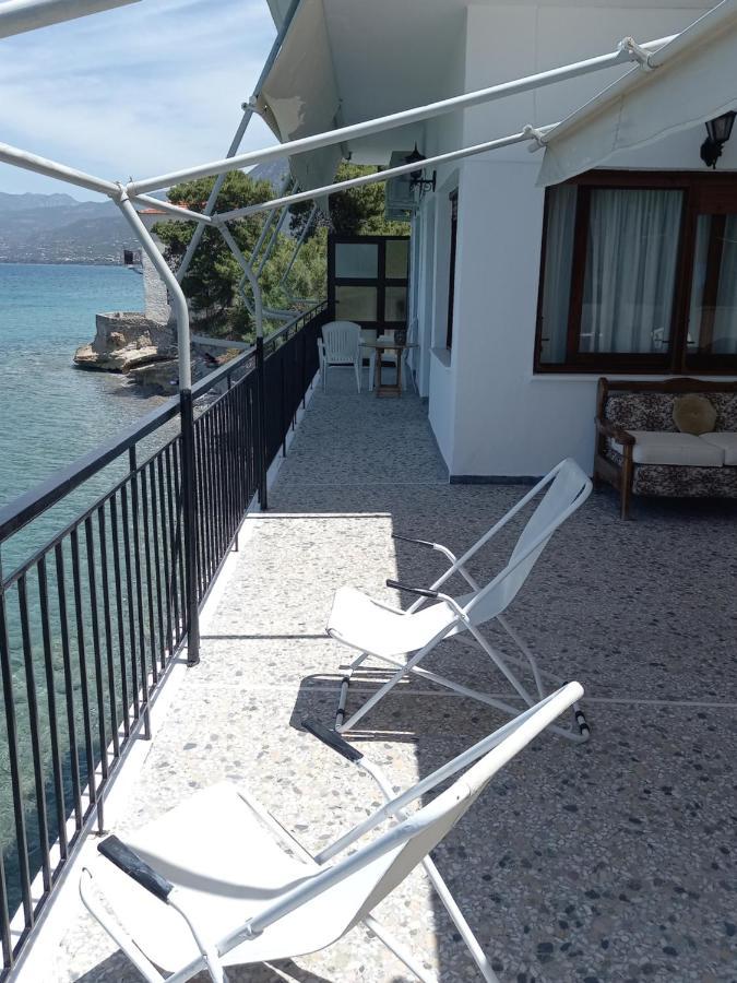 Ekie Apartment With Sea View Kalamata Exterior photo