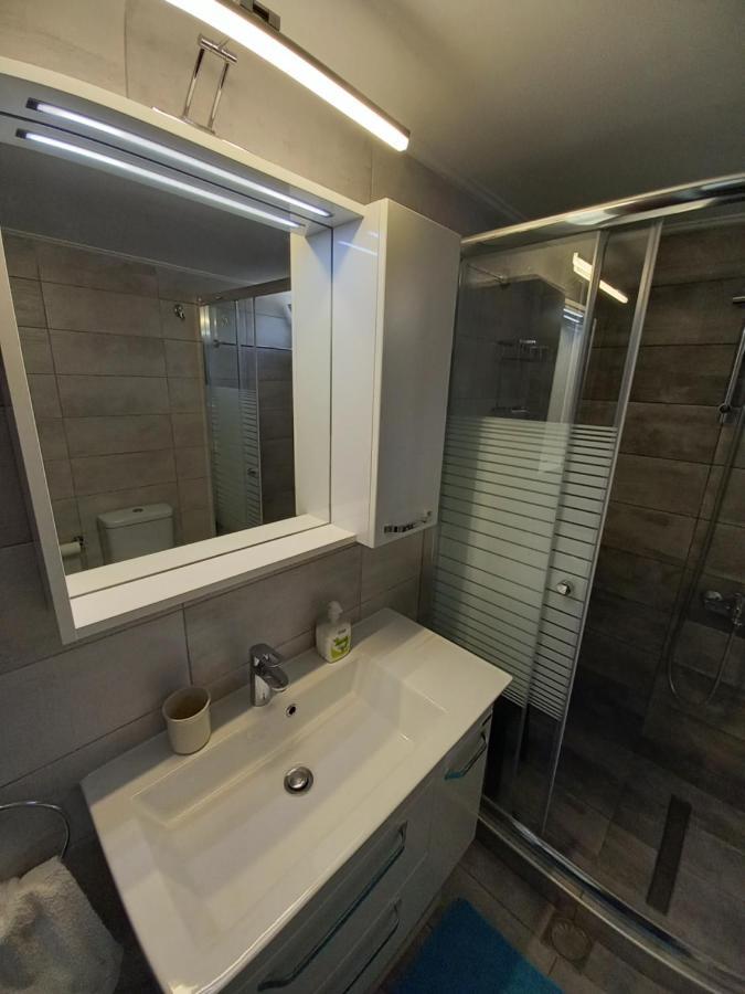 Ekie Apartment With Sea View Kalamata Exterior photo