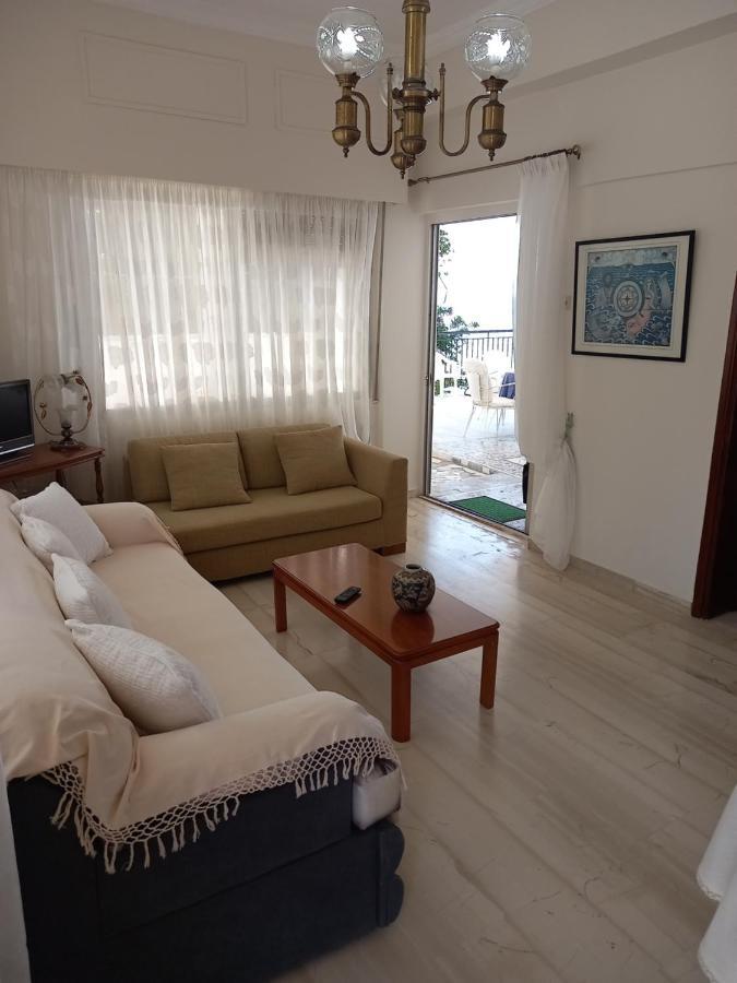 Ekie Apartment With Sea View Kalamata Exterior photo