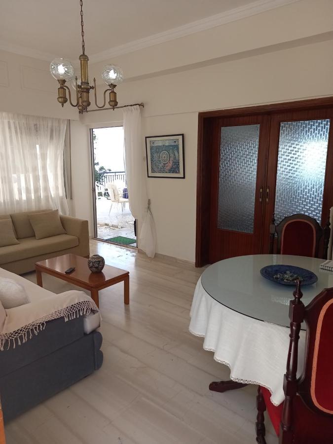 Ekie Apartment With Sea View Kalamata Exterior photo
