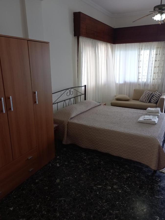 Ekie Apartment With Sea View Kalamata Exterior photo