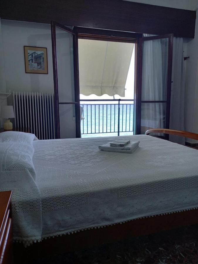 Ekie Apartment With Sea View Kalamata Exterior photo